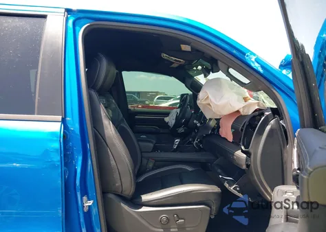 2025 Ram 1500 Rho 4X4 5'7 Box z USA, uszkodzony, nr VIN 1C6SRFUP8SN573606